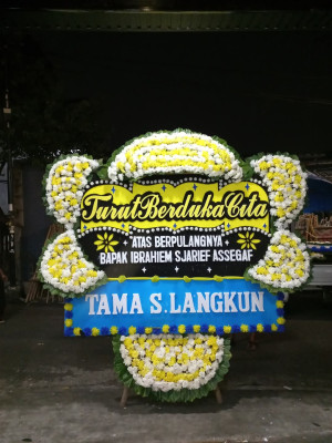 Papan Bunga Duka di Merak